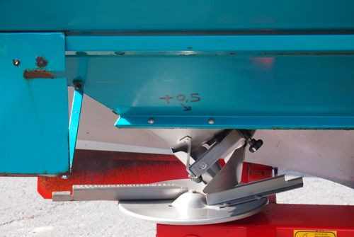 Rozsiewacz nawozów Sulky DPX GL 2000 18-24m Rozsiewacz nawozów Sulky - Fertilizer spreader: picture 4 Rozsiewacz nawozów Sulky DPX GL 2000 18-24m Rozsiewacz nawozów Sulky - Fertilizer spreader: picture 4