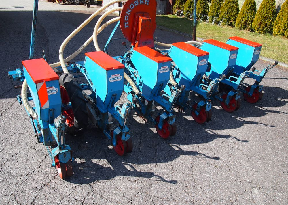 Siewnik Monosem do kukurydzy ,buraków i słonecznika - Precision seeder: picture 1 Siewnik Monosem do kukurydzy ,buraków i słonecznika - Precision seeder: picture 1