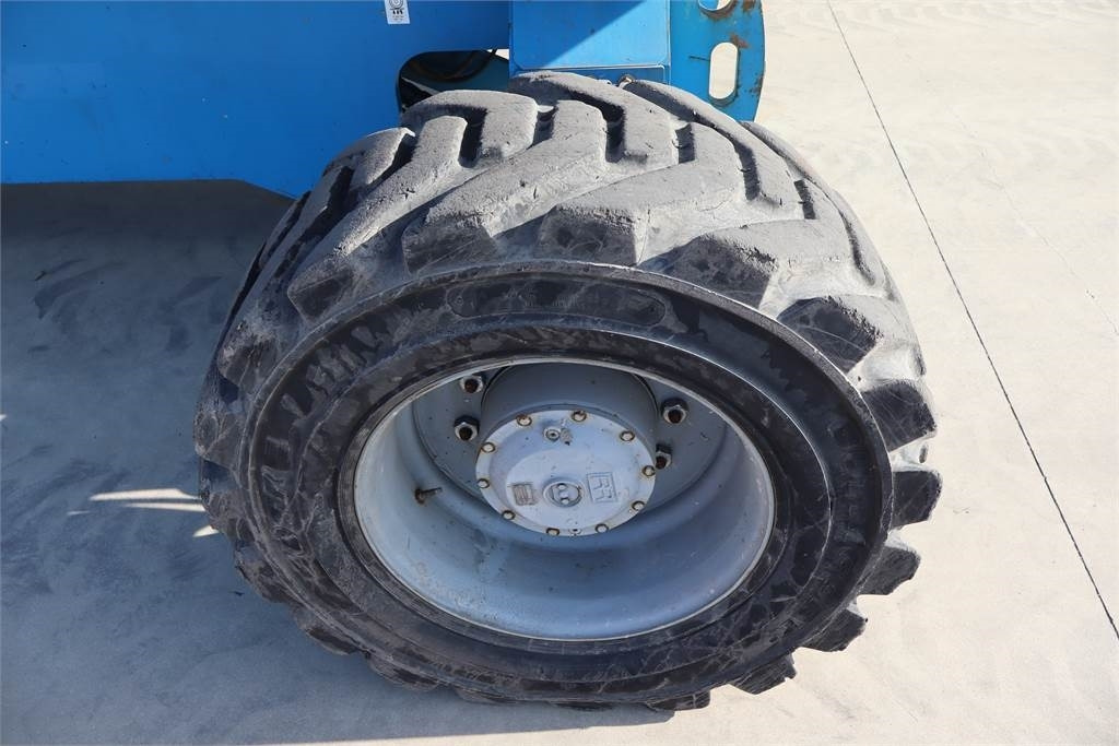 Telescopic boom Genie S105: picture 15