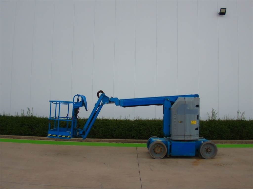 Genie Z30-20N - Articulated boom lift: picture 1 Genie Z30-20N - Articulated boom lift: picture 1