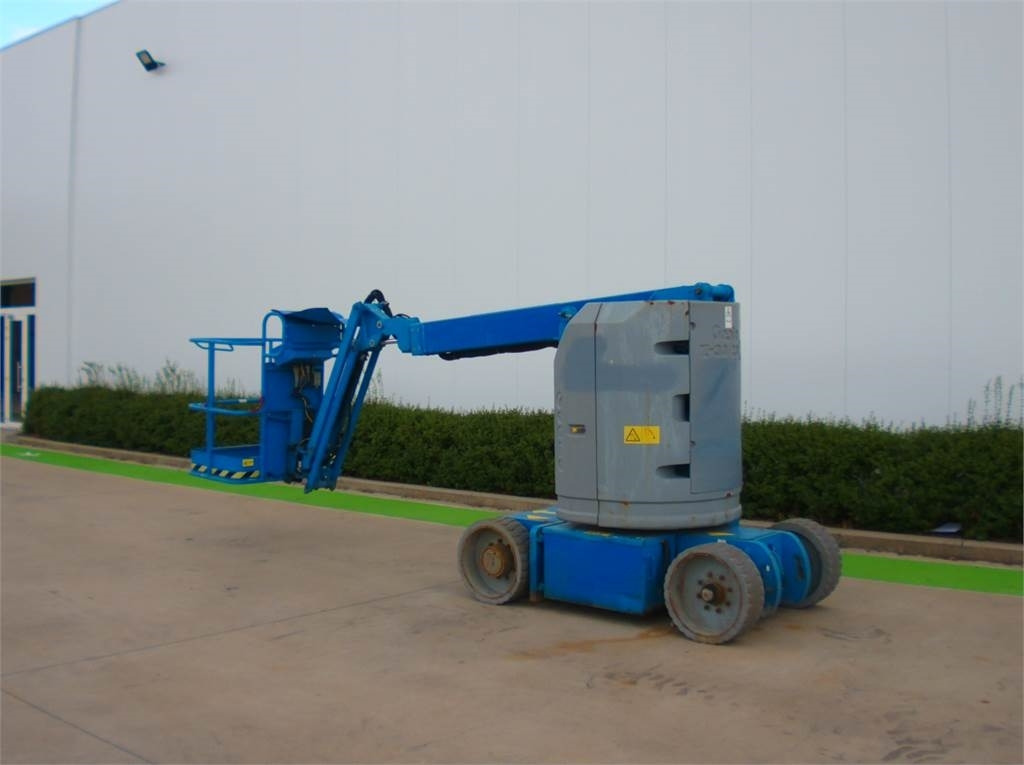 Genie Z30-20N - Articulated boom lift: picture 3 Genie Z30-20N - Articulated boom lift: picture 3