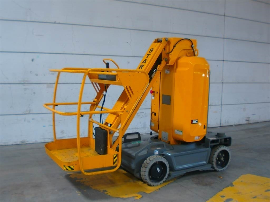 Haulotte STAR 10 - Vertical mast lift: picture 2 Haulotte STAR 10 - Vertical mast lift: picture 2