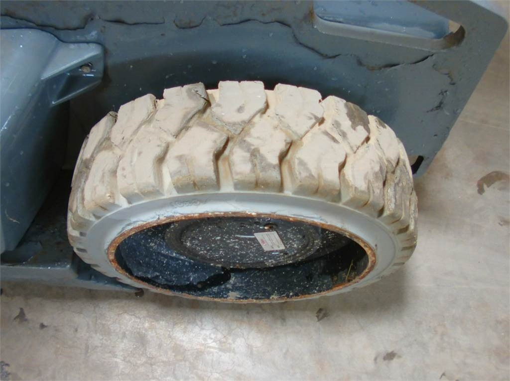 Vertical mast lift Haulotte STAR 10: picture 12