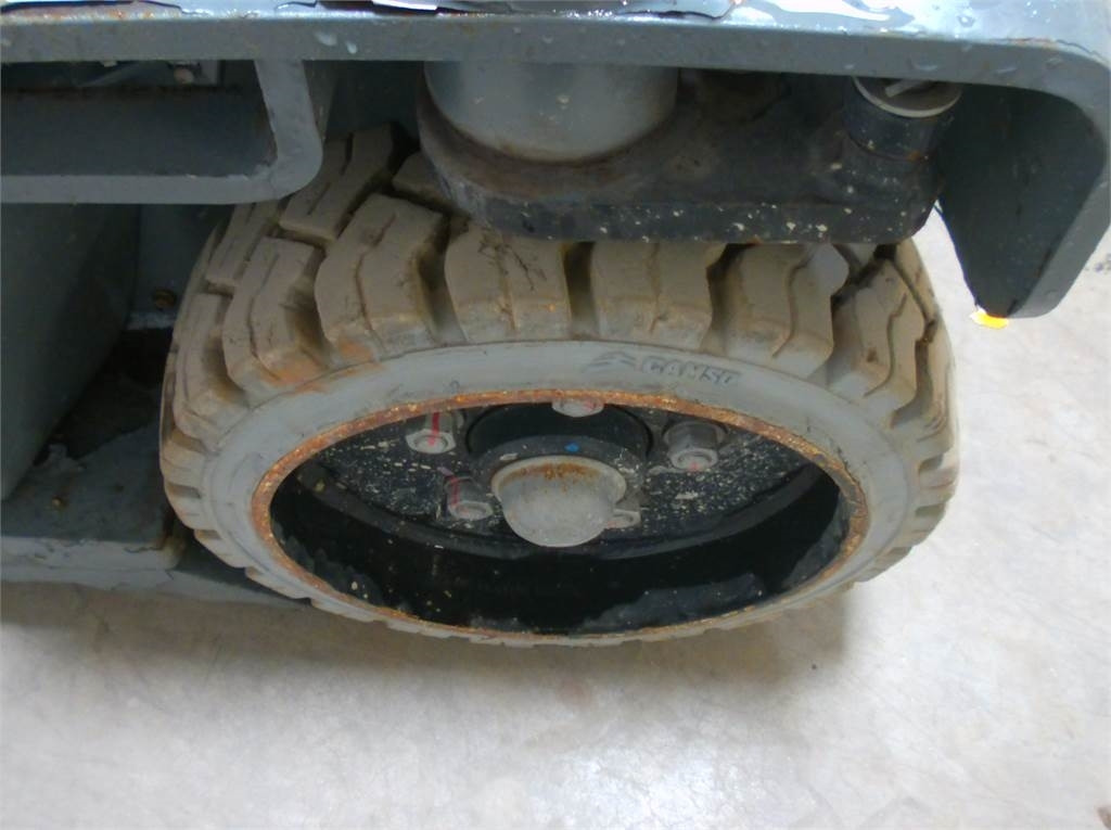 Vertical mast lift Haulotte STAR 10: picture 14