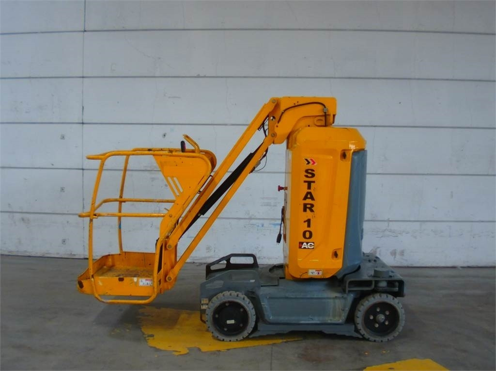 Haulotte STAR 10 - Vertical mast lift: picture 1 Haulotte STAR 10 - Vertical mast lift: picture 1