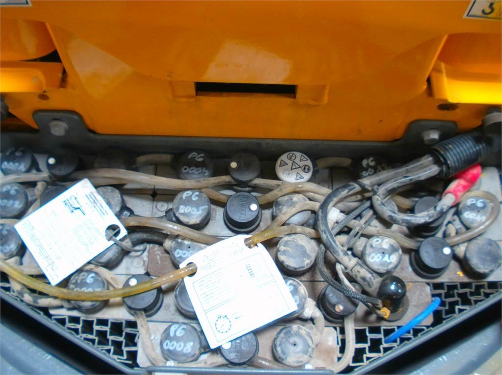 Haulotte STAR 10 - Vertical mast lift: picture 5 Haulotte STAR 10 - Vertical mast lift: picture 5