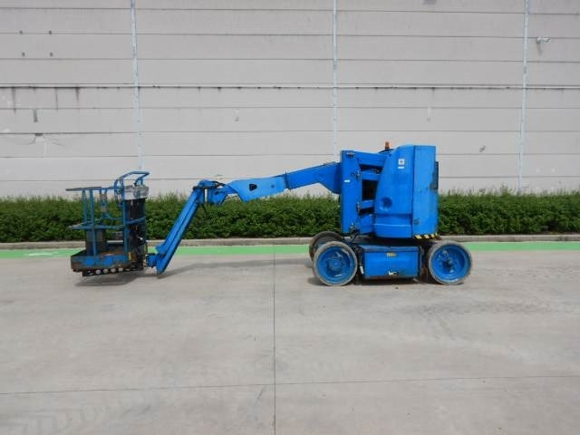 JLG E300AJP - Articulated boom lift: picture 1 JLG E300AJP - Articulated boom lift: picture 1