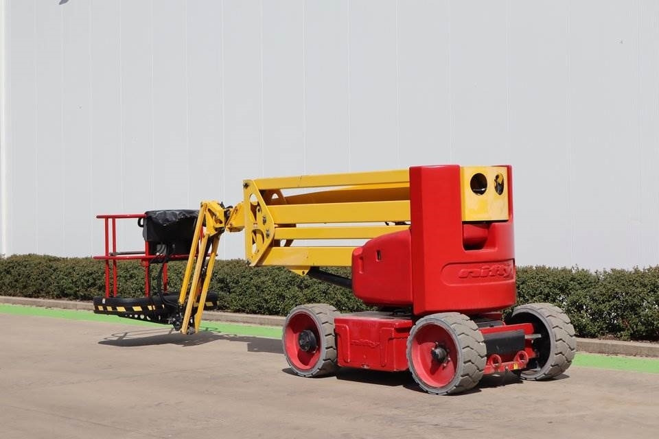 Niftylift HR17NE - Articulated boom lift: picture 3 Niftylift HR17NE - Articulated boom lift: picture 3