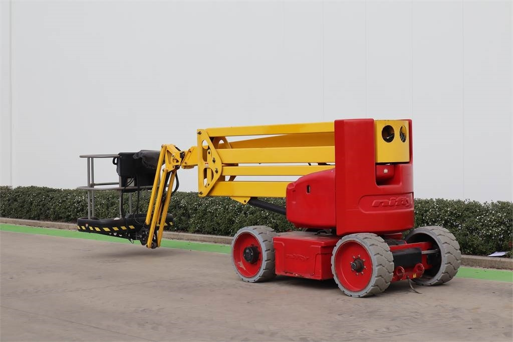 Niftylift HR17NE - Articulated boom lift: picture 3 Niftylift HR17NE - Articulated boom lift: picture 3