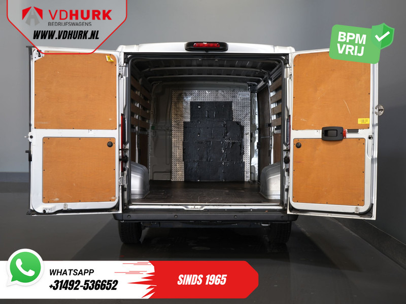 Peugeot Boxer 2.2 HDi 140 pk L2 EXPORT ONLY 3.0t Trekverm./ Navi/ Camera/ PDC/ Cruise/ Airco - Panel van: picture 5 Peugeot Boxer 2.2 HDi 140 pk L2 EXPORT ONLY 3.0t Trekverm./ Navi/ Camera/ PDC/ Cruise/ Airco - Panel van: picture 5