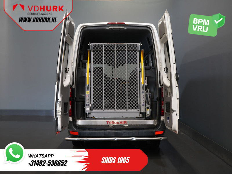 Volkswagen Crafter 35 2.0 TDI L2H2 EXPORT Combi/ 9 Persoons/ Kombi/ 9P/ Sidebar/ Rearbar/ Cruise/ Airco/ Rolstoellift - Minibus, People carrier: picture 5 Volkswagen Crafter 35 2.0 TDI L2H2 EXPORT Combi/ 9 Persoons/ Kombi/ 9P/ Sidebar/ Rearbar/ Cruise/ Airco/ Rolstoellift - Minibus, People carrier: picture 5