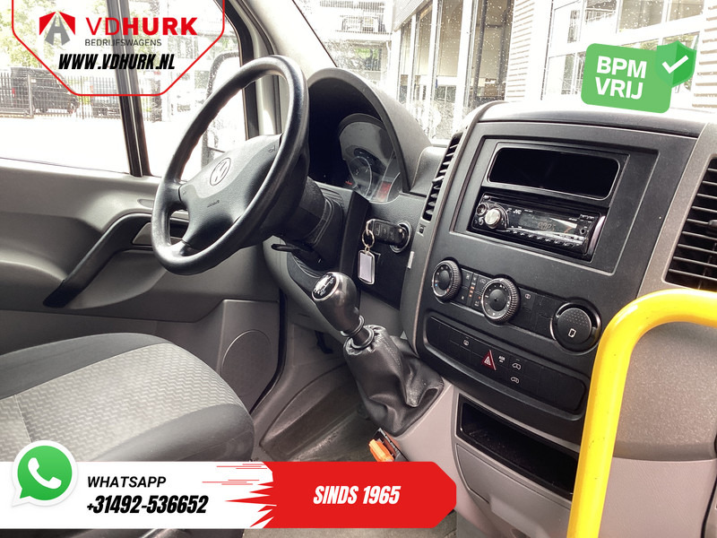 Volkswagen Crafter 35 2.0 TDI L3H2 EXPORT ONLY! €9.559 incl BTW/BPM Rolstoellift/ 9 Pers/ 9P/ Sidebars/ Rearbar/ Airco - Minibus, People carrier: picture 3 Volkswagen Crafter 35 2.0 TDI L3H2 EXPORT ONLY! €9.559 incl BTW/BPM Rolstoellift/ 9 Pers/ 9P/ Sidebars/ Rearbar/ Airco - Minibus, People carrier: picture 3