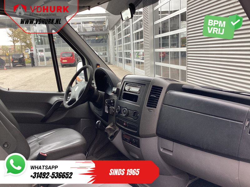 Volkswagen Crafter 50 2.5 TDI Aut. L2H2 DC Dubbel Cabine EXPORT 5 cil/ 3.5t Trekverm./ Airco/ 6 Pers./ 270Gr.Deuren/ Trekhaak - Panel van, Crew cab van: picture 3 Volkswagen Crafter 50 2.5 TDI Aut. L2H2 DC Dubbel Cabine EXPORT 5 cil/ 3.5t Trekverm./ Airco/ 6 Pers./ 270Gr.Deuren/ Trekhaak - Panel van, Crew cab van: picture 3