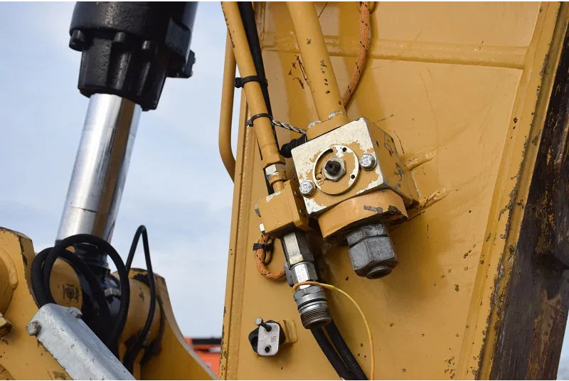 Crawler excavator Caterpillar 323E-stock id2: picture 12 Crawler excavator Caterpillar 323E-stock id2: picture 12