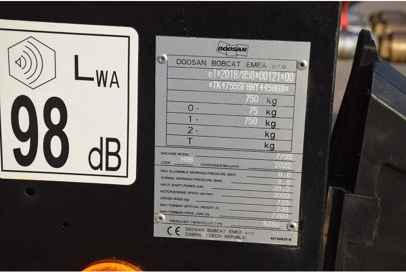 Doosan Doosan 77.55- stock id107 - Air compressor: picture 5 Doosan Doosan 77.55- stock id107 - Air compressor: picture 5