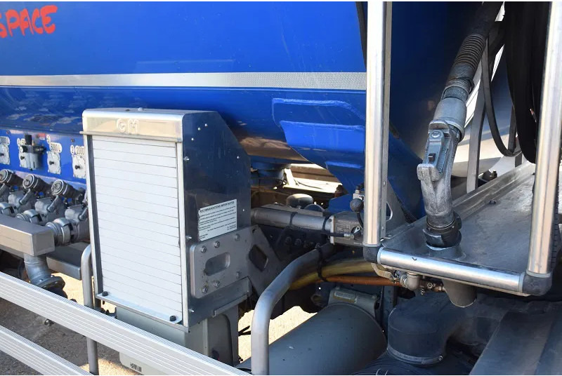 MAN TGM 26.340 - Tanker truck: picture 5 MAN TGM 26.340 - Tanker truck: picture 5