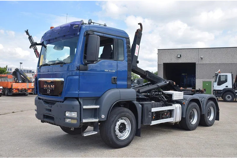 MAN TGS 33.440 - Hook lift truck: picture 1 MAN TGS 33.440 - Hook lift truck: picture 1