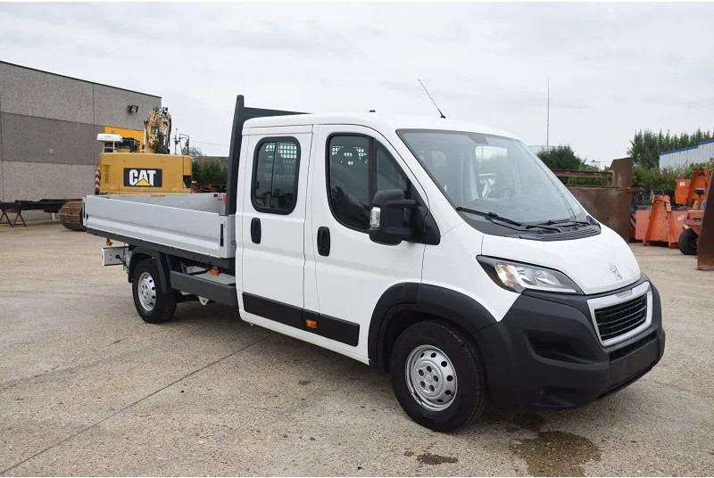 Peugeot Boxer - Open body delivery van, Crew cab van: picture 4 Peugeot Boxer - Open body delivery van, Crew cab van: picture 4