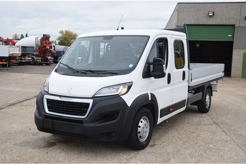 Peugeot Boxer - Open body delivery van, Crew cab van: picture 2 Peugeot Boxer - Open body delivery van, Crew cab van: picture 2