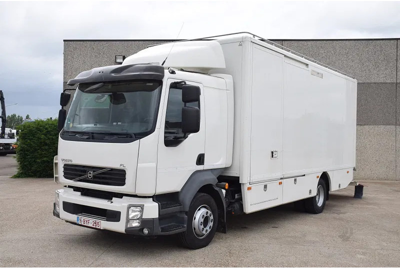 Volvo FL 240 - Box truck: picture 2 Volvo FL 240 - Box truck: picture 2