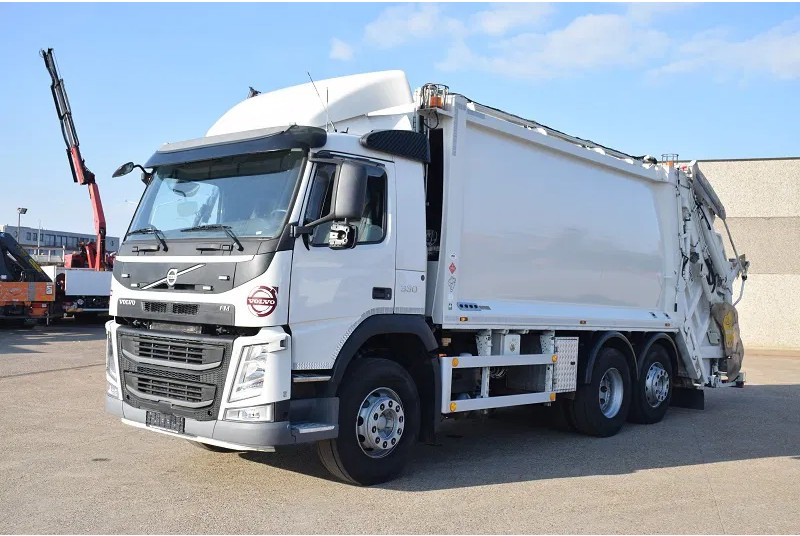 Volvo FM 330 - Refuse truck: picture 1 Volvo FM 330 - Refuse truck: picture 1