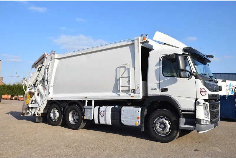 Volvo FM 330 - Refuse truck: picture 4 Volvo FM 330 - Refuse truck: picture 4