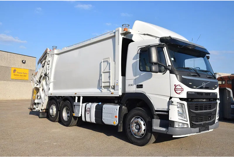 Volvo FM 330 - Refuse truck: picture 3 Volvo FM 330 - Refuse truck: picture 3