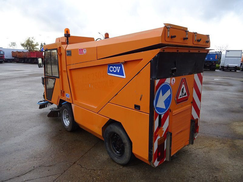 Hofmans HMF 185 - Industrial sweeper: picture 4 Hofmans HMF 185 - Industrial sweeper: picture 4