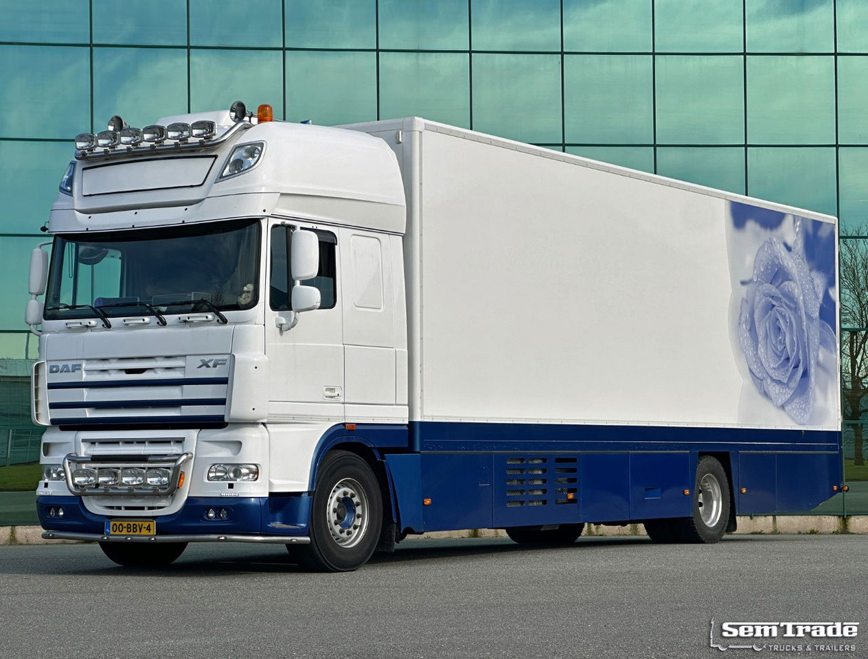 DAF XF 105.460 SSC 7 Karren BAK Bloemen Verkoop Koeling Klep Kachel - Refrigerated truck: picture 1 DAF XF 105.460 SSC 7 Karren BAK Bloemen Verkoop Koeling Klep Kachel - Refrigerated truck: picture 1