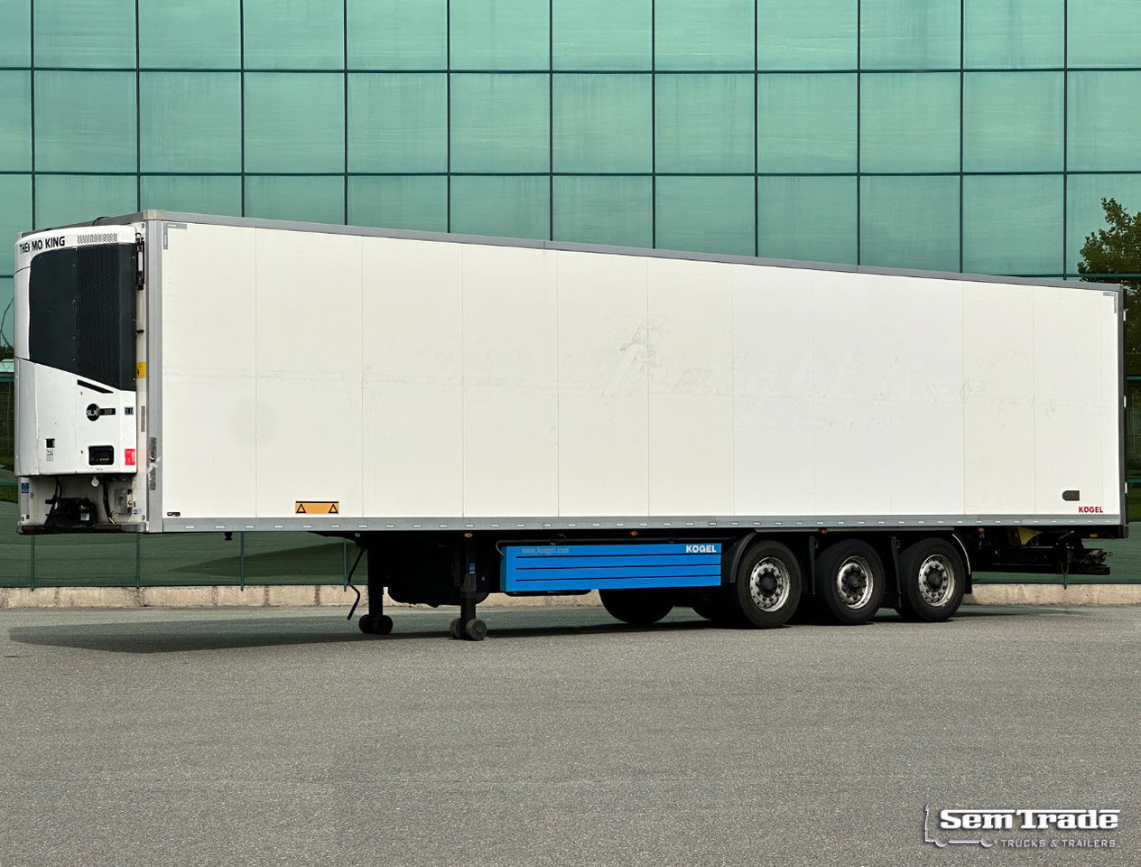 Kögel S24-4 Thermo King SLXi 300 Lift Axle 1340x250x270 CM Inside Super Condition - Refrigerated semi-trailer: picture 1 Kögel S24-4 Thermo King SLXi 300 Lift Axle 1340x250x270 CM Inside Super Condition - Refrigerated semi-trailer: picture 1