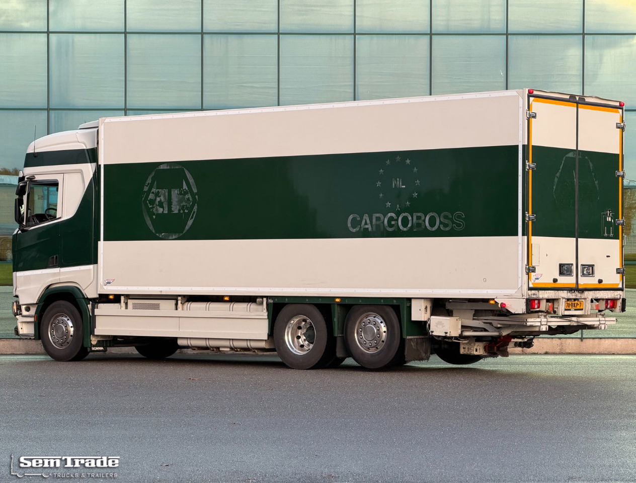 Scania S450 Full AIR Retarder VAN Beurden Isolated BOX Hydrarolls TRS Cooling NL-Truck - Refrigerated truck: picture 3 Scania S450 Full AIR Retarder VAN Beurden Isolated BOX Hydrarolls TRS Cooling NL-Truck - Refrigerated truck: picture 3