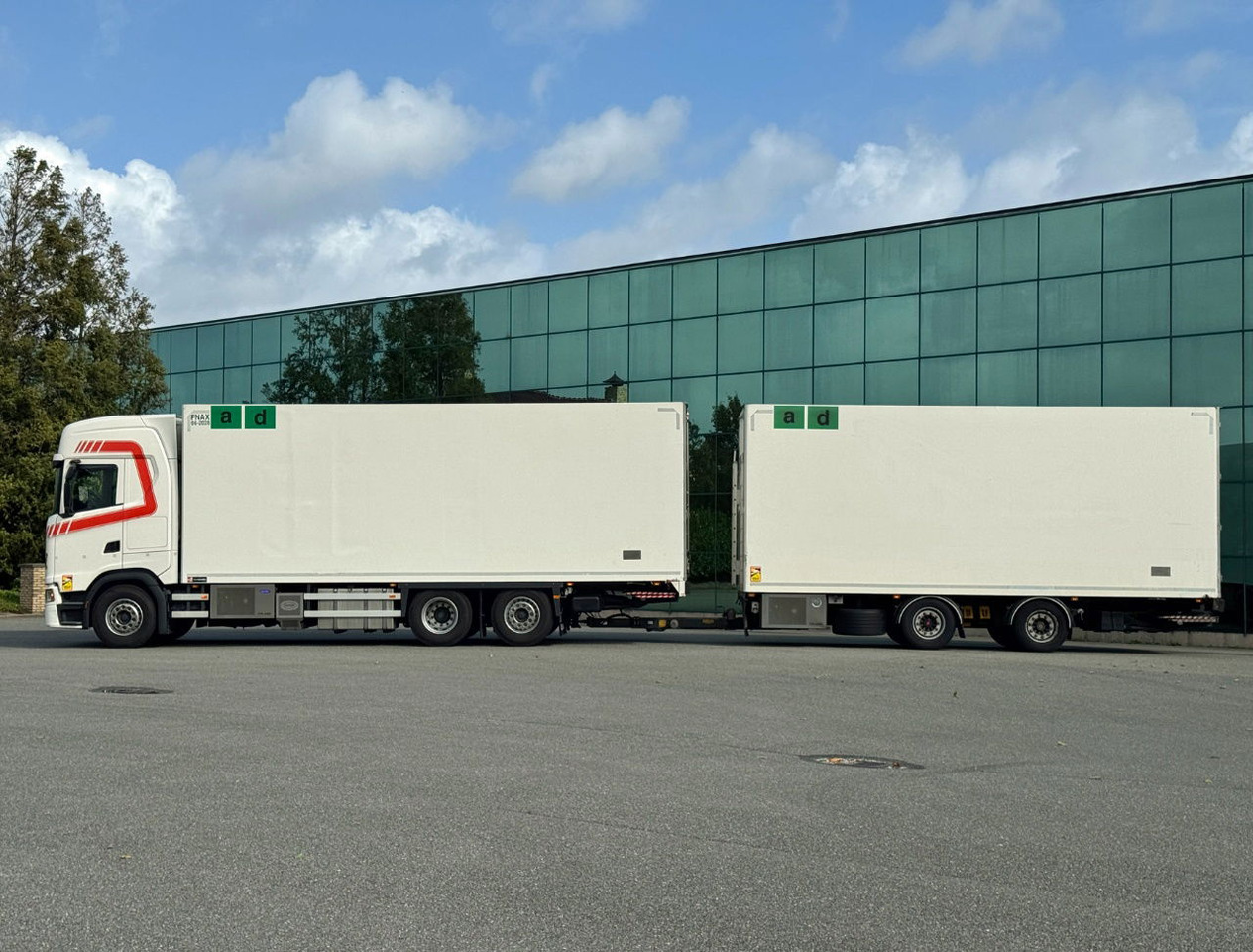 Scania S500 6X2 Retarder 50 CC Combi 2x Taillift TOP Condition Holland Truck - Refrigerated truck: picture 2 Scania S500 6X2 Retarder 50 CC Combi 2x Taillift TOP Condition Holland Truck - Refrigerated truck: picture 2