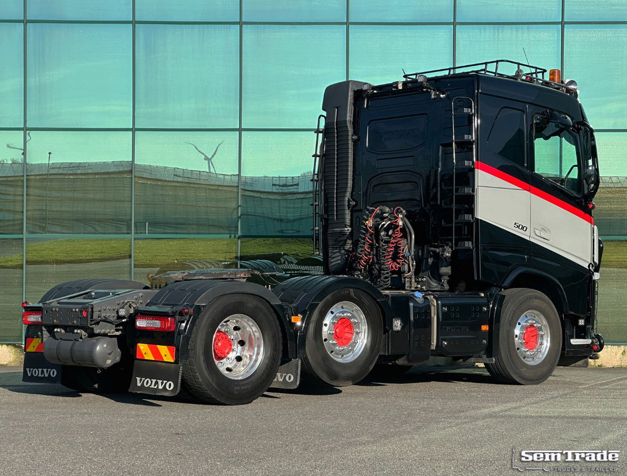 Volvo FH 6X2 LOW Roof 579.000 KM Special Interior Super Condition NEW APK - TUV - Tractor unit: picture 4 Volvo FH 6X2 LOW Roof 579.000 KM Special Interior Super Condition NEW APK - TUV - Tractor unit: picture 4
