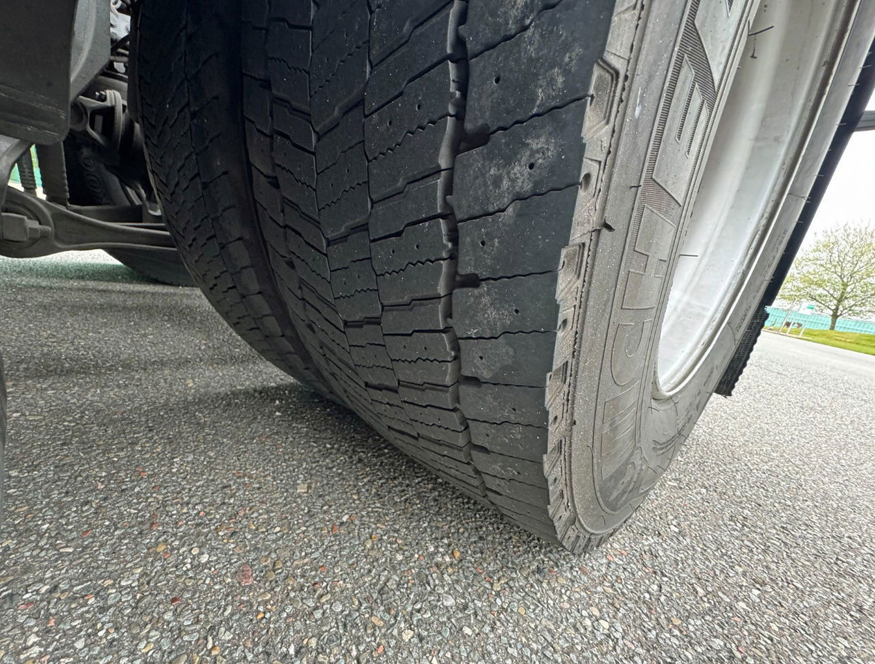 Tractor unit Volvo FH Globetrotter 6X2 701.000 KM Super Condition NL Truck: picture 20 Tractor unit Volvo FH Globetrotter 6X2 701.000 KM Super Condition NL Truck: picture 20