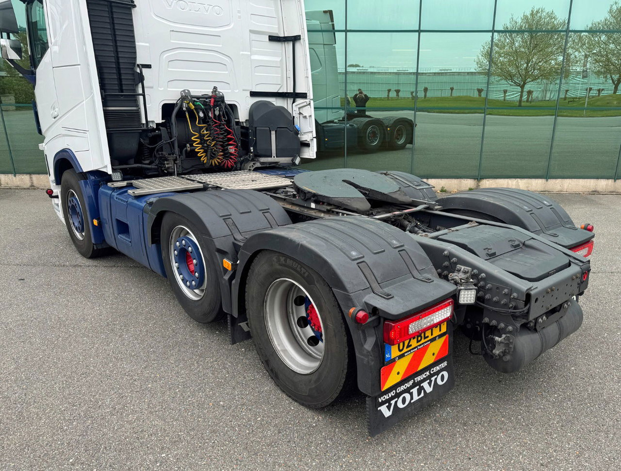 Tractor unit Volvo FH Globetrotter 6X2 701.000 KM Super Condition NL Truck: picture 15 Tractor unit Volvo FH Globetrotter 6X2 701.000 KM Super Condition NL Truck: picture 15