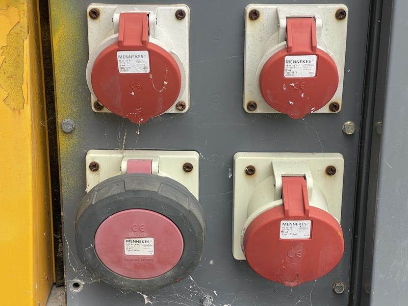 SDMO R 110 C 3 - Generator set: picture 5 SDMO R 110 C 3 - Generator set: picture 5