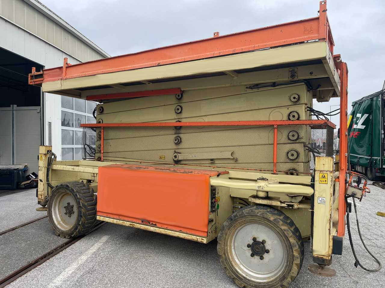 JLG 203-24 - Scissor lift: picture 2 JLG 203-24 - Scissor lift: picture 2