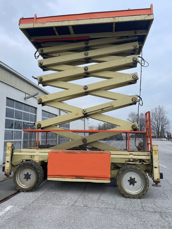 JLG 203-24 - Scissor lift: picture 3 JLG 203-24 - Scissor lift: picture 3