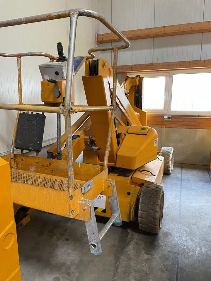 UPRIGHT AB38 / defect - Articulated boom lift: picture 1 UPRIGHT AB38 / defect - Articulated boom lift: picture 1