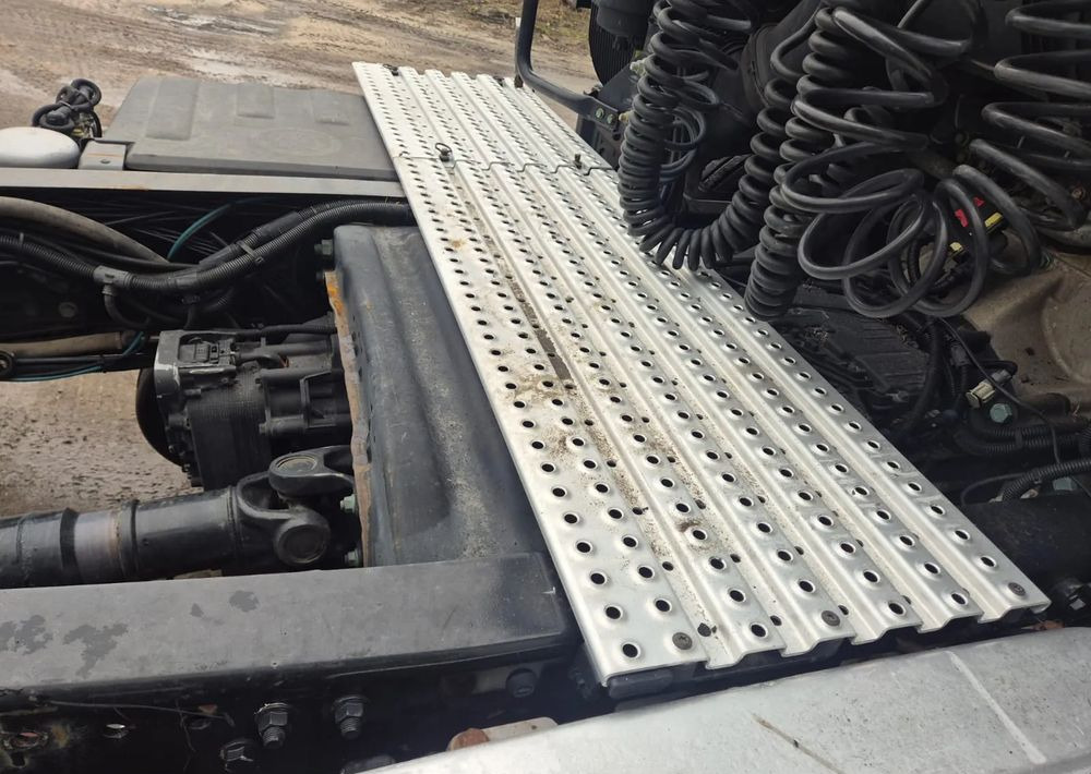 Tractor unit MAN TGS 18-400 Euro 6 ADR c. siodłowy, nadaje się do nauki jazdy: picture 10 Tractor unit MAN TGS 18-400 Euro 6 ADR c. siodłowy, nadaje się do nauki jazdy: picture 10