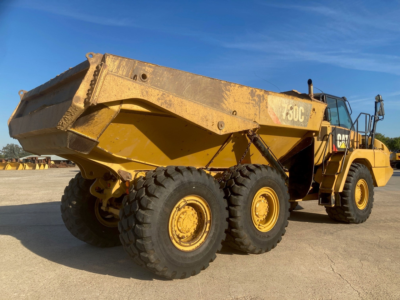 Articulated dump truck CATERPILLAR 730C: picture 6