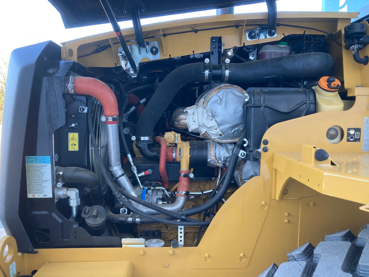 Wheel loader CATERPILLAR 910: picture 8
