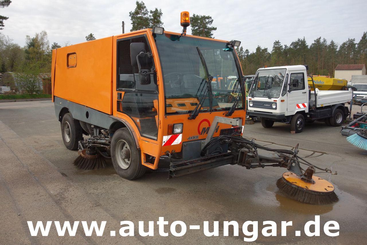 Aebi MFH 5000 Kehrmaschine Baujahr 2004 4-Rad Lenkung Wildkrautbesen - Road sweeper: picture 3 Aebi MFH 5000 Kehrmaschine Baujahr 2004 4-Rad Lenkung Wildkrautbesen - Road sweeper: picture 3