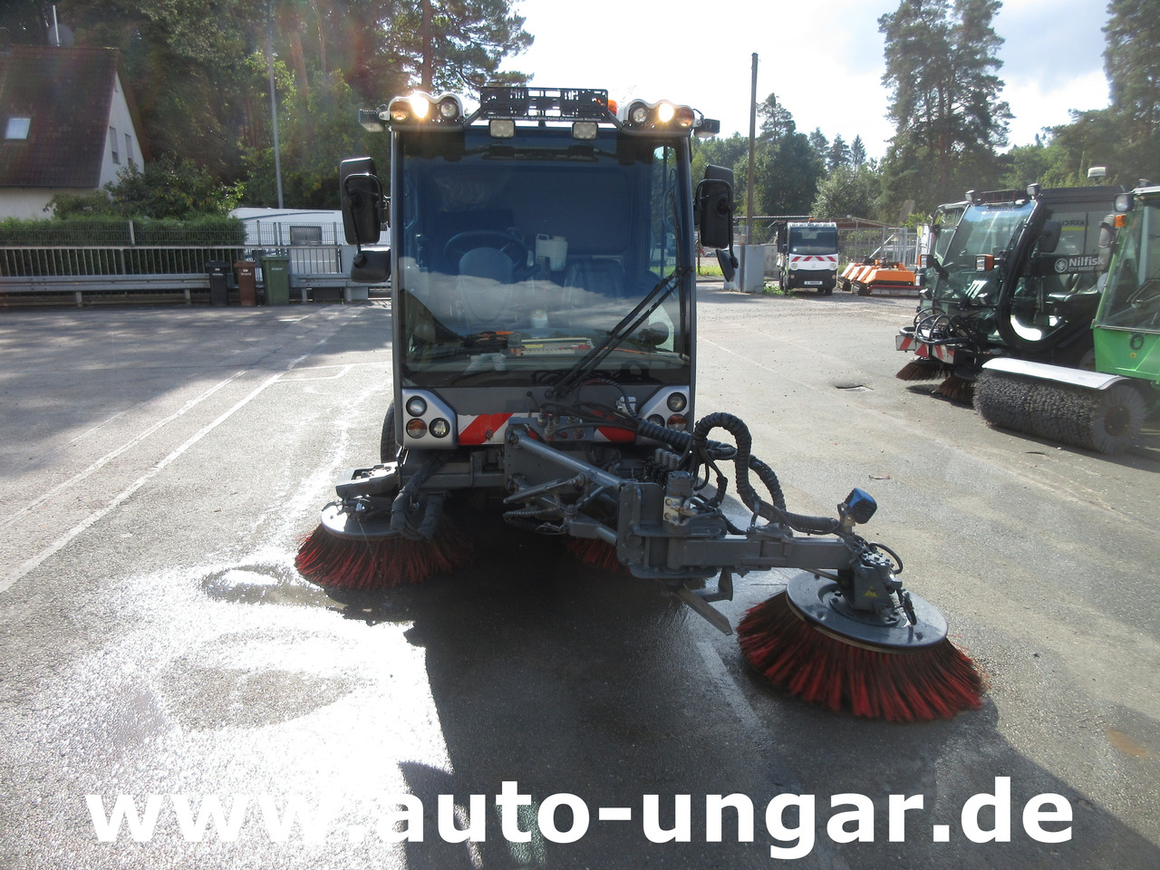 Boschung S3 Kehrmaschine urban sweeper Wildkrautbesen Allradlenkung - Road sweeper: picture 4 Boschung S3 Kehrmaschine urban sweeper Wildkrautbesen Allradlenkung - Road sweeper: picture 4