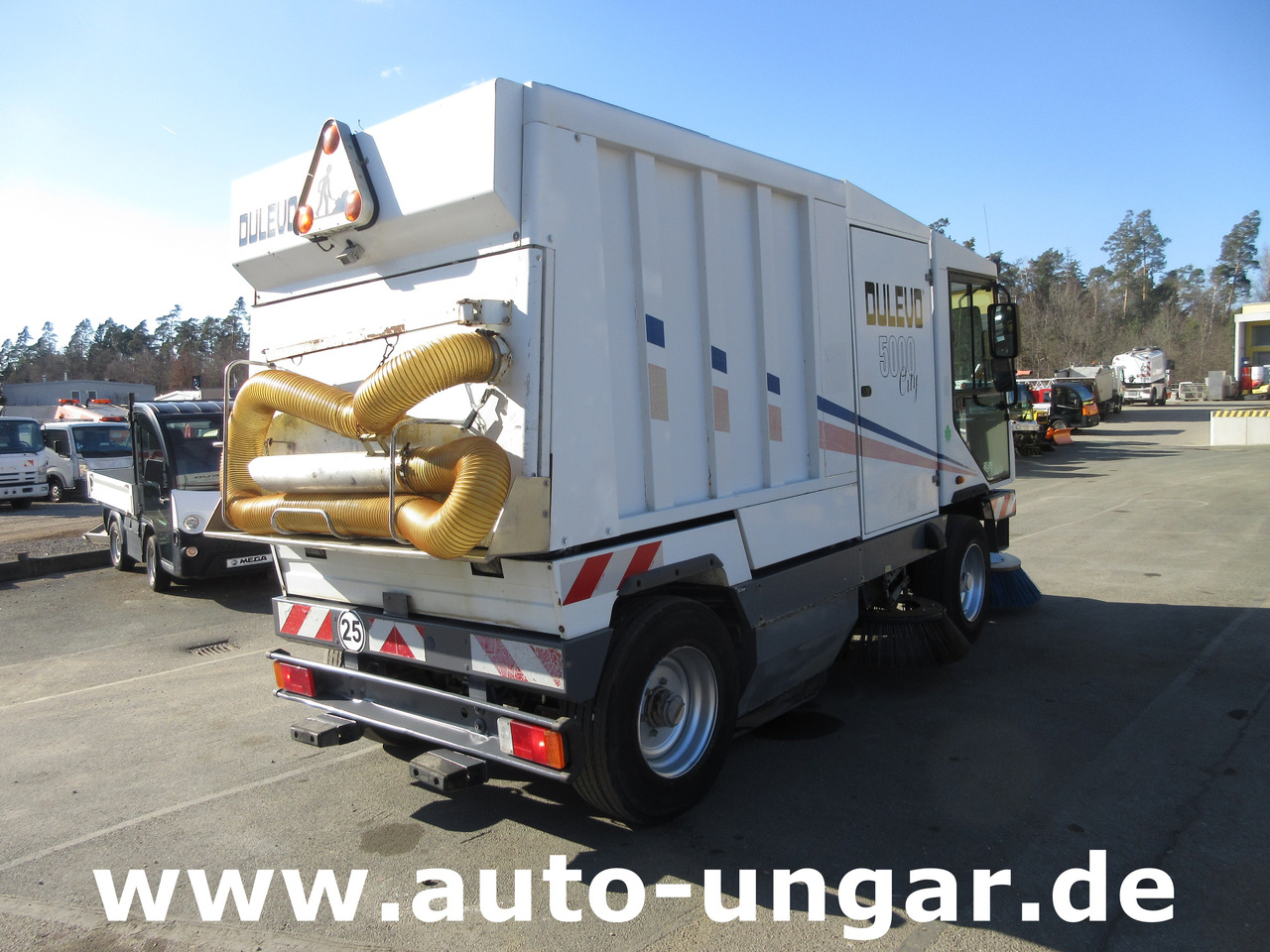 DULEVO 5000 City Hochentleerung Handsaugschlauch  Frontbesen 4x4x4 - Road sweeper: picture 5 DULEVO 5000 City Hochentleerung Handsaugschlauch  Frontbesen 4x4x4 - Road sweeper: picture 5