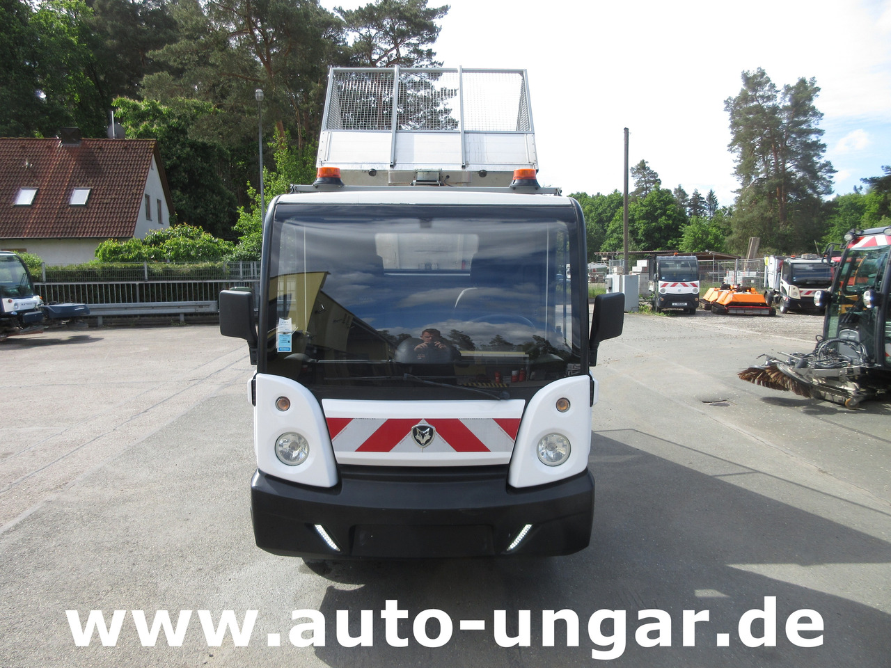 GOUPIL G5 Kipper lange Pritsche AHK Bordwanderhöhung Elektrofahrzeug - Electric utility vehicle: picture 2 GOUPIL G5 Kipper lange Pritsche AHK Bordwanderhöhung Elektrofahrzeug - Electric utility vehicle: picture 2