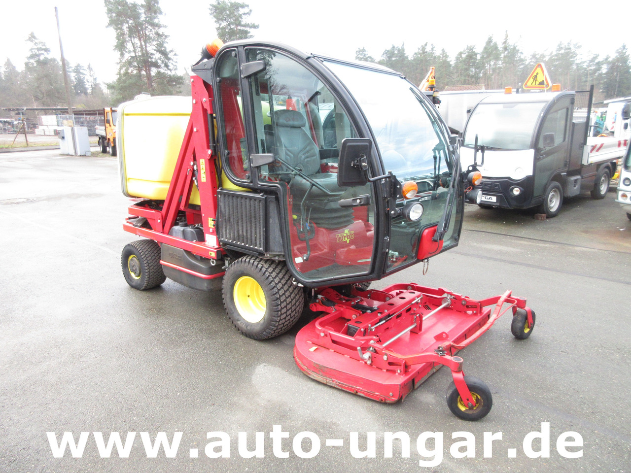 Gianni Ferrari Turbo 4 T Cruiser Großflächenmäher 4x4 mit Hochentleerung Bj. 2015 - Municipal tractor: picture 1 Gianni Ferrari Turbo 4 T Cruiser Großflächenmäher 4x4 mit Hochentleerung Bj. 2015 - Municipal tractor: picture 1