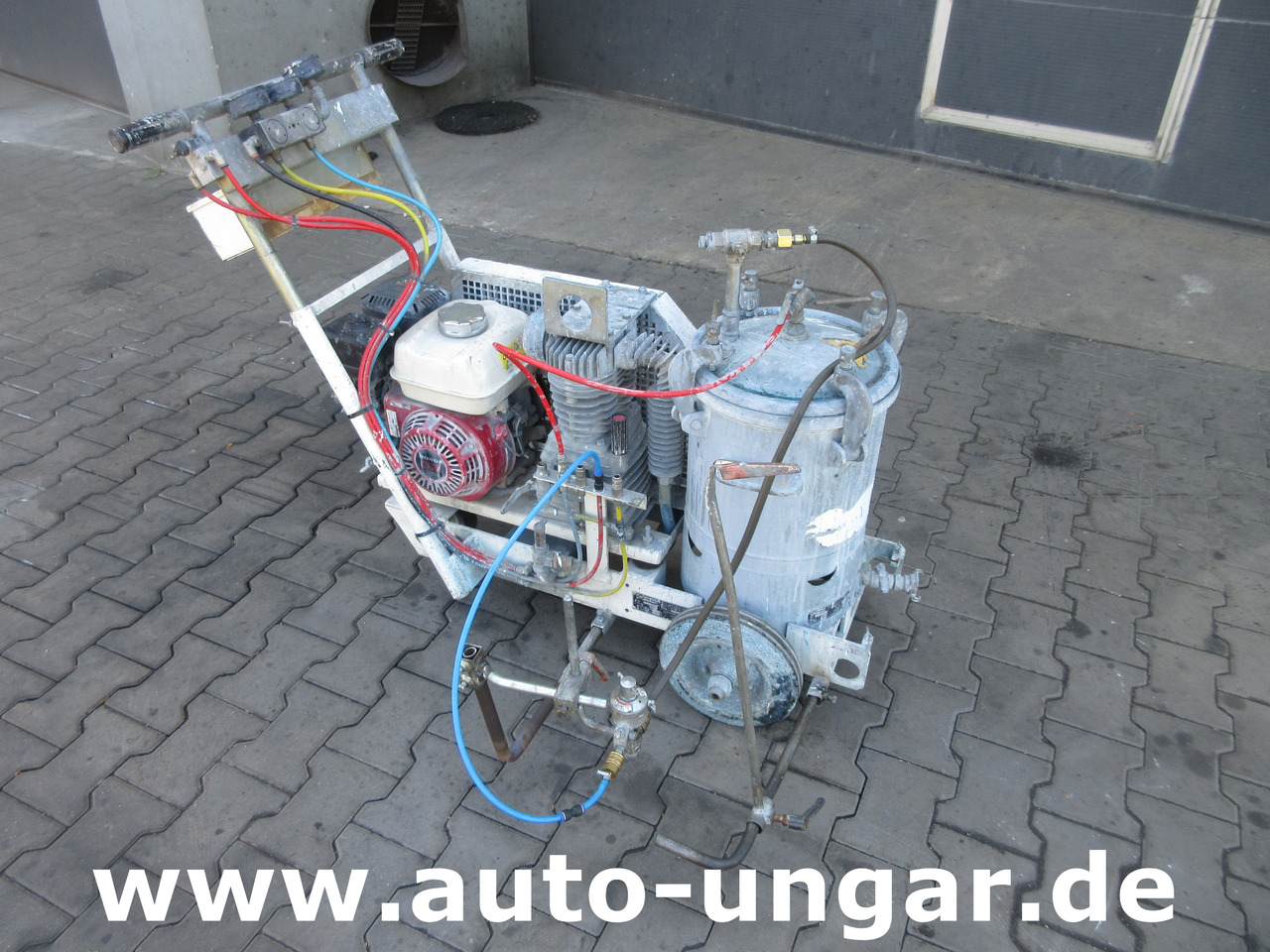 Hofmann H5-1 Straßenmarkierungsmaschine Roadmarking Machine Graco Markiermaschine - Asphalt machine: picture 1 Hofmann H5-1 Straßenmarkierungsmaschine Roadmarking Machine Graco Markiermaschine - Asphalt machine: picture 1