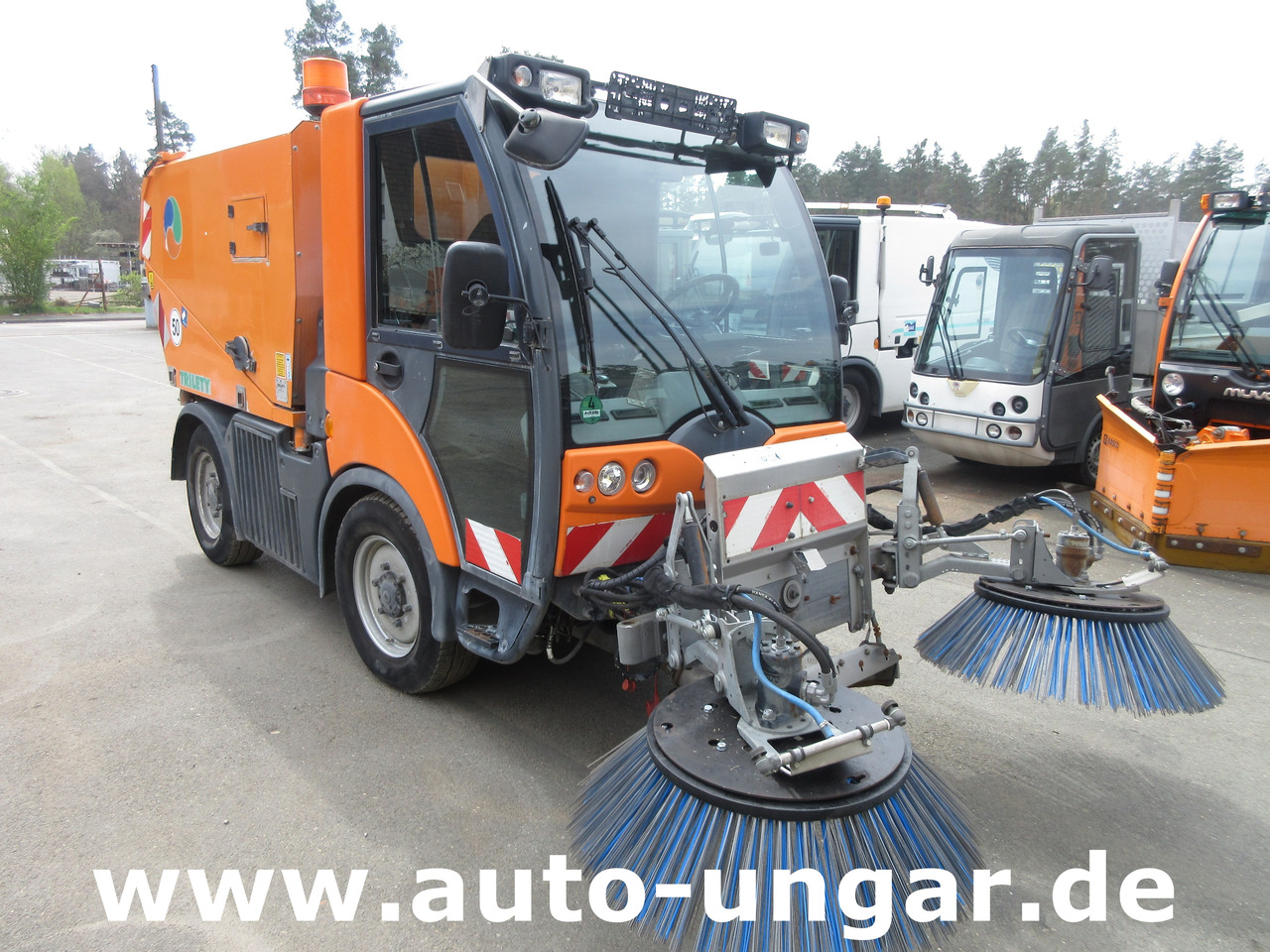Multicar Tremo X56 4x4 Euro 5 Bj. 2015 Trilety TXK Kehr-Aufbau Motorschaden - Municipal/ Special vehicle: picture 1 Multicar Tremo X56 4x4 Euro 5 Bj. 2015 Trilety TXK Kehr-Aufbau Motorschaden - Municipal/ Special vehicle: picture 1