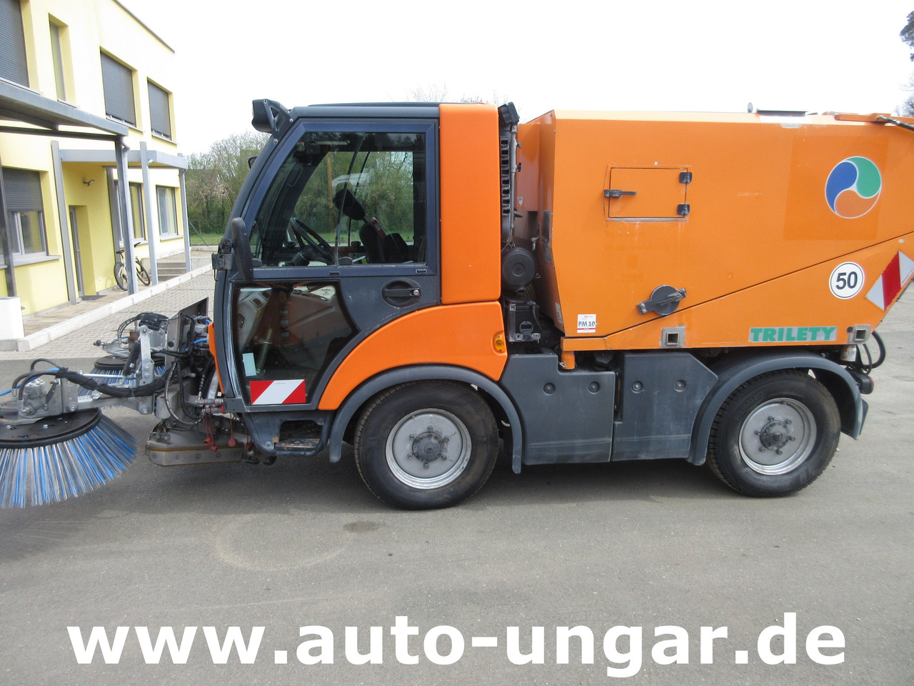 Multicar Tremo X56 4x4 Euro 5 Bj. 2015 Trilety TXK Kehr-Aufbau Motorschaden - Municipal/ Special vehicle: picture 4 Multicar Tremo X56 4x4 Euro 5 Bj. 2015 Trilety TXK Kehr-Aufbau Motorschaden - Municipal/ Special vehicle: picture 4